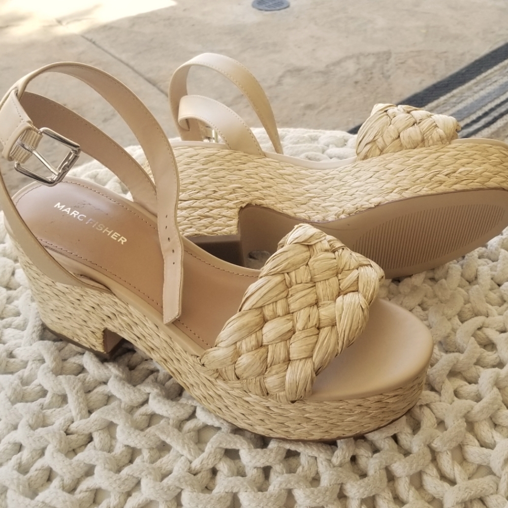 Marc Fisher size 11 platform Espadrille sandal